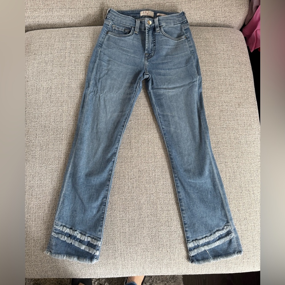 Jen 7 Womens Mid-Rise Flare Jeans with Layered Frayed Hem - Faded Blue